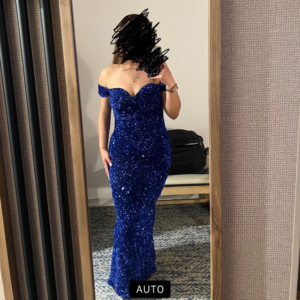 blue dress